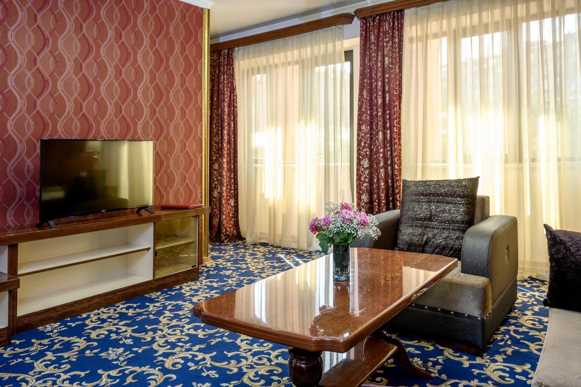 ОТЕЛЬ ROYAL PLAZA ЕРЕВАН 4* (Армения) - от 3631 RUB | NOCHI